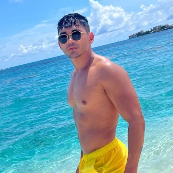 Meet your Posher, William - Picture 1 of 1